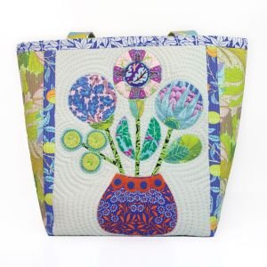 Morris Tote Bag Sewing Pattern by Sue Spargo | Quilted Tote